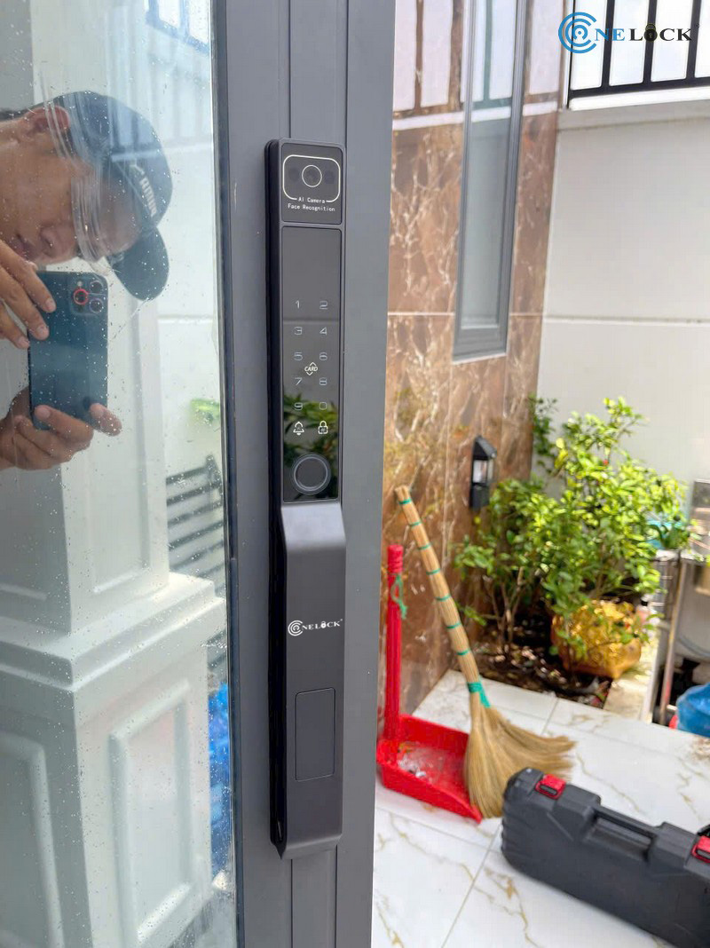 Khóa cửa nhận dạng khuôn mặt Gia Lai - Lắp cho cửa nhôm