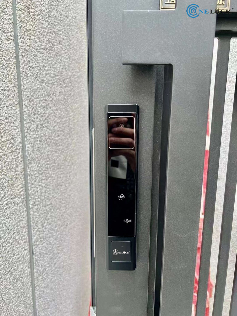 Khóa vân tay chống nước cao cho cửa sắt