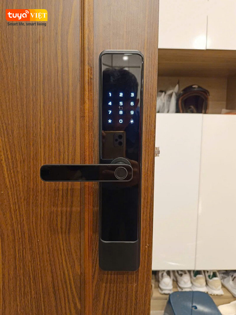 Khóa vân tay chống nước Cà Mau - Lắp cho cửa nhựa giả gỗ